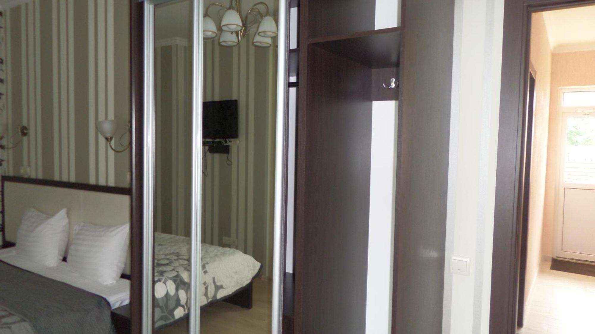 Royal Hotel Kharkiv Room photo