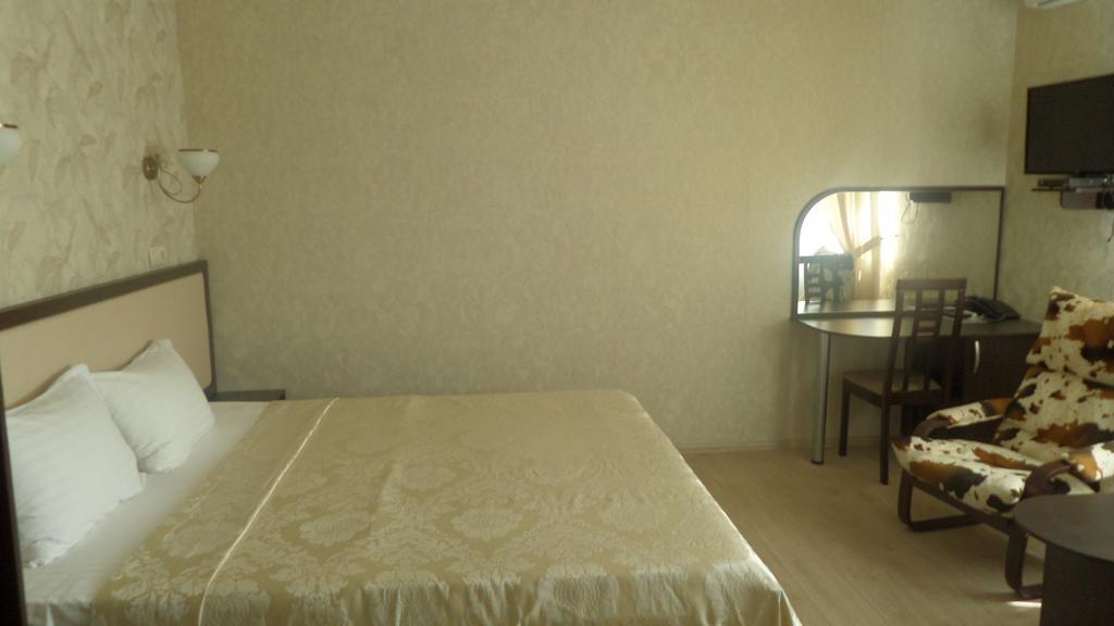 Royal Hotel Kharkiv Room photo